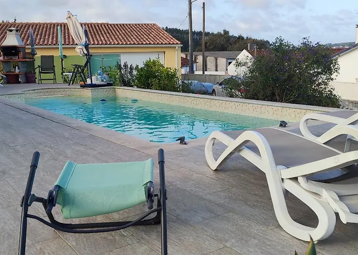 Kyrios Arts Atelier With Use Of Private Swimming Pool * Carrascal (Leiria)